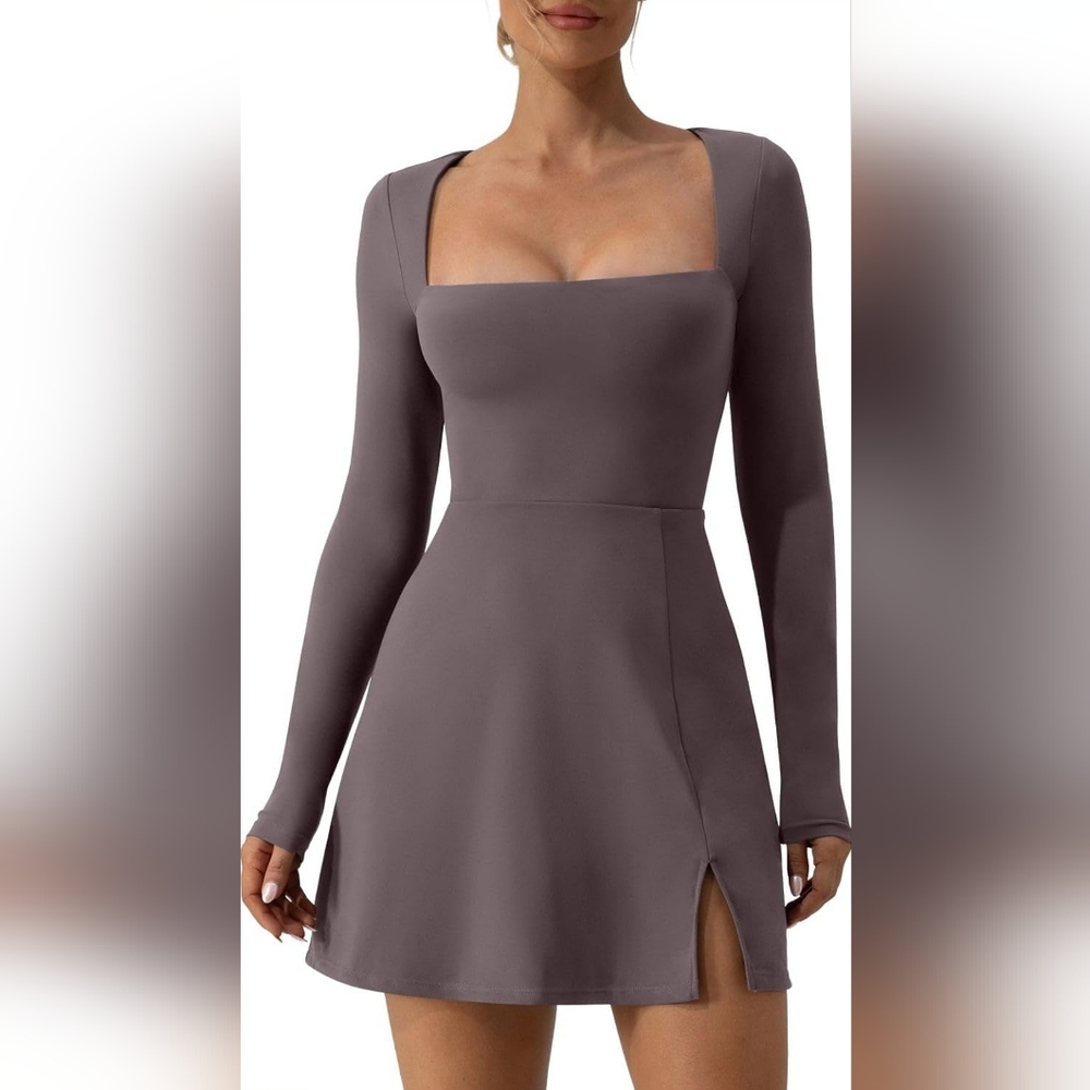 Short medium tea-leaf (gray/purple) square neck dress with long sleeves and slit